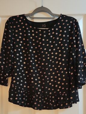 W5 Black Ditsy Floral Ruffle-Hem Top